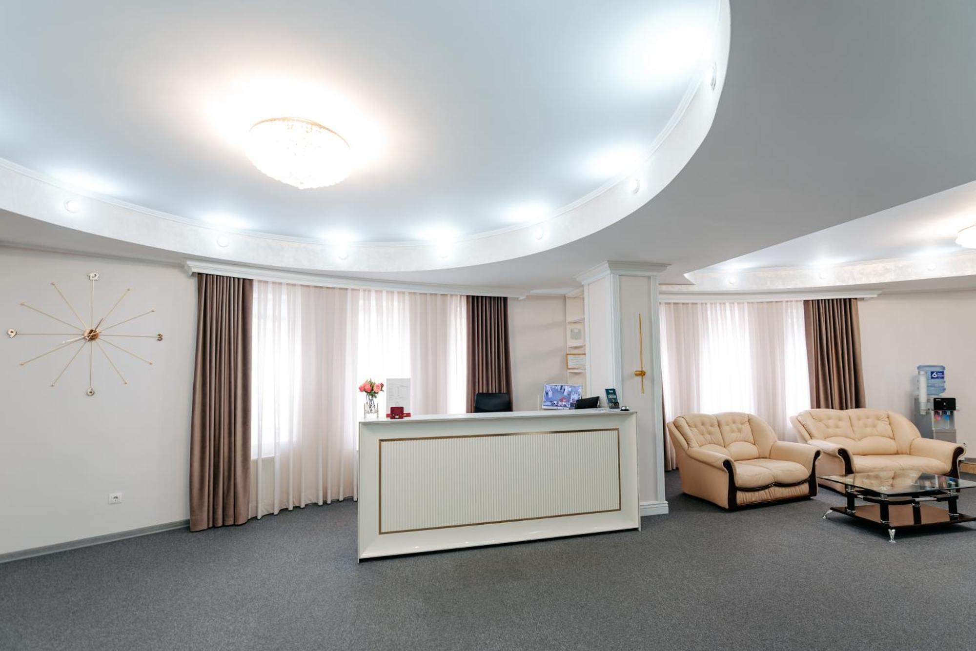 วิลลา อารุส Hotel คีชีเนา ภายนอก รูปภาพ