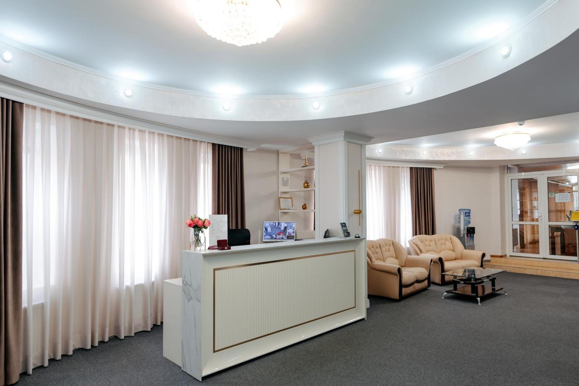 วิลลา อารุส Hotel คีชีเนา ภายนอก รูปภาพ